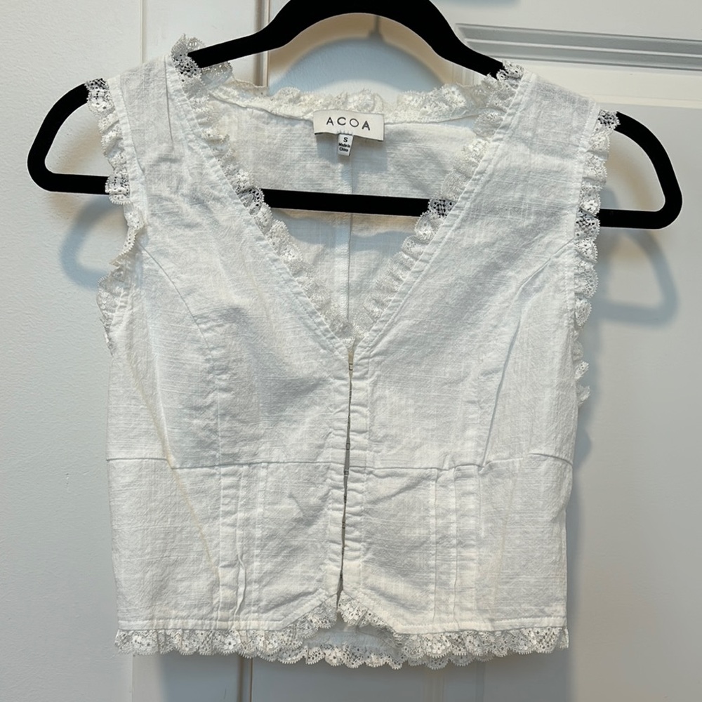 Lane 201 White V-Neck Sleeveless Blouse/Vest Size S